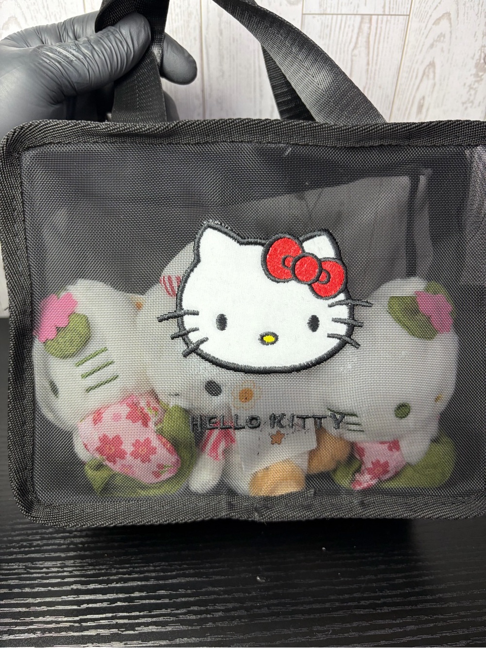 Hello Kitty Mesh Bag Filled With 4 Hello Kitty Plush Keychains 1 Bag 4 Keychains